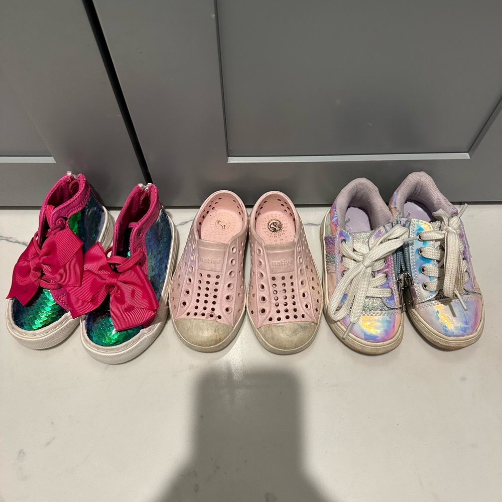 Bundle of shoes